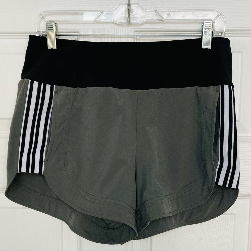 Athleta women’s gray shorts Sz. 8